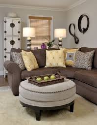 The Cutest Little Living Room Ever I Know Just Where This Sofa Would Look Great Decoracion De Salas Decoracion De Unas Decoracion De La Casa