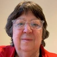 Vicki Davies's Instagram, Twitter & Facebook