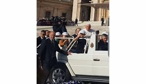 Insolite. Des écoliers d'Alix-Providence, de Dijon, ont fait un tour de  papamobile... avec le pape François !