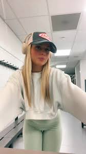 Someone teach me this dance