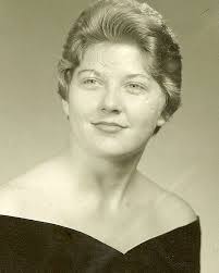 I've recovered an old photograph of Ona DAVIS OSBORNE which was taken at  the Beard Studio in Newton Falls, OH. The photograph appears to have been  taken in the 1900's with Ona