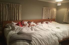 Последние твиты от the family bed (@ourfamilybed). How Do You Fit A Family Of 6 In A Family Bed Just Make The Bed Bigger The Constable Family S Huge Bed Is Showing Us Ho Family Bed Cosleeping Bedroom Huge Bed