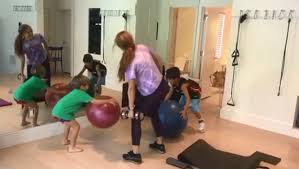 La cantante shakira y el futbolista español gerard piqué llegaron este martes 27 de diciembre a la ciudad de barranquilla, en el norte de colombia, con sus dos hijos, milan y sasha, para pasar el fin de año con la familia de la latina. Los Hijos De Shakira Boicotean Su Entrenamiento