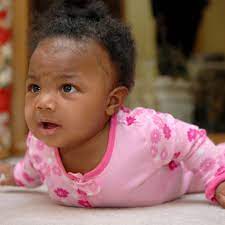 Should I Worry That My 4 Month Old Can T Do Mini Pushups Yet Babycenter
