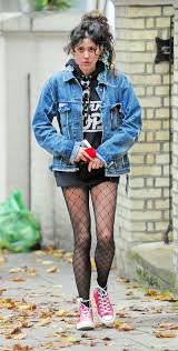 Pantyhose tease, pantyhose teen, pantyhose fetish. Eliza Doolittle In Stockings Hawtcelebs