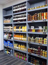 Agencement D Epicerie Fruits Et Legumes En Aveyron Design De Petit Magasin Design De Magasin De Cafe Magasin Fruits Et Legumes