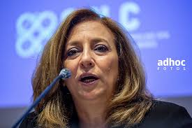 Mónica Botero durante el acto por el Día Internacional para la Eliminación  de la Violencia contra las Mujeres en el salón de actos de Torre Ejecutiva  en Montevideo. Foto: Mauricio Zina/ adhocFOTOS |