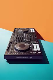 We supply dj and studio production equipment to all, from amateurs to professionals, including dj controllers, dj mixers, dj decks, monitor speakers, dj headphones, disco lighting and dj equipment packages from all the leading brands across the industry. Best Digital Decks For Semi Pro Djs Wired Uk