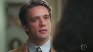 Julia (Vitória Strada) e Danilo (Rafael Cardoso) se apaixonam no primeiro  encontro, em 'Espelho da Vida'