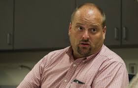 Woman says she was kicked out of Garth Brooks concert for using men's  bathroom