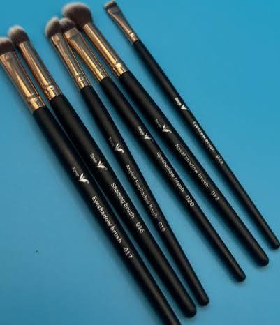 DORAGE SINGLE EYESHADOW BRUSH