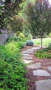 tuinpad met losse tegels tuin stapstenen tuin ideeen tuinpad