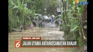 Dengan perkembangan teknologi saat ini, manusia sudah bisa memprediksi terjadinya suatu bencana. Hujan Di Tasikmalaya Sebabkan Banjir Dan Tanah Longsor News Liputan6 Com