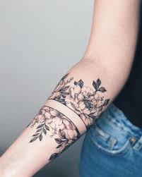 Bracelet In 2 Sessions Ju Tattoo Unterarm Band Tattoos Manschetten Tattoo Tattoo Arm Frau Blumen