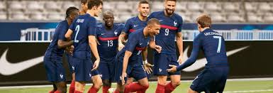 Le premier match de l'équipe de france aura lieu de 16 juin et nous fera affronter l'allemagne. Equipe De France Tous Les Maillots De Foot 2020 2022 Foot Inside