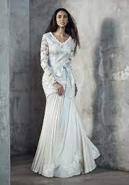 Model baju pengantin adat sunda sangat khas dengan baju brokat berwarna putih dengan bawahan rok batik dengan motif modern. Pin Di Homework Nikah