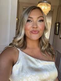 Hello beautiful Brides!! ✨SPECIAL DISCOUNT BELOW! ✨ First let me introduce  myself! My name is Jorja Oliver and I am a Professional and published Hair  and Makeup artist and owner of @beautybyjorjaoliver!