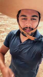 Saludos ✌️ . #charro #charreria #deportenacional #charros  #vestirsedecharrosesvestirsedemexico #piales #manganas #manganasacaballo  #pialador #pasodelamuerte #floreo #floreoacaballo #jinete ...