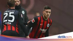 The player remains linked to the club during the next six seasons, until june 30, 2025. jovic played a key role in bundesliga side frankfurt's run. Luka Jovic Moncer Again At Eintracht Frankfurt This Is Zidane S Reaction Netral News