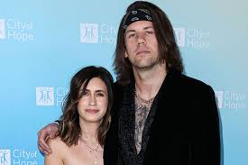 Caleb Shomo's wife of 14 years, Fleur Shomo, breaks silence after he comes  out as gay