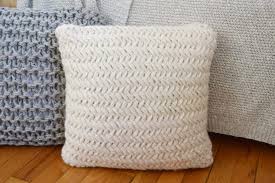 From sweaters to shawls and cardigans, download free knitting patterns in just a couple of clicks and create something beautiful! Chunky Throw Pillow Set Free Pattern