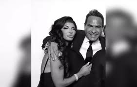 Teresa giudice on instagram released a story on how she loved wallpics to make her walls pretty with photo tiles. Teresa Giudice Packs On Pda With New Bf Luis Ruelas In Nyc Photos