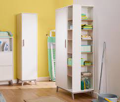 Banyo dolabı, mutfak dolabı, balkon dolabı gibi ayrımları ortadan kaldıran çok amaçlı dolaplar, nerede istersek orada görev alıyor ve hayatımızı kolaylaştırıyor. Buyuk Cok Amacli Dolap 384795 Tchibo Com Tr