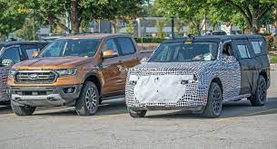 Compare the 2022 ford maverick with 2021 ford ranger, side by side. 2022 Ford Maverick Gets Photographed Alongside Ranger For Its Spy Debut Carscoops