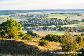 689 m above sea level) is the highest point in middle franconia and the franconian jura and is situated 60 km south west of nuremberg, germany. Hesselberg Panorama De Ausblick Hutung Berghof