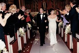 Ontdek de perfecte stockfoto's over liza minnelli wedding en redactionele nieuwsbeelden van getty images kies uit premium liza minnelli wedding van de hoogste kwaliteit. Take A Look Back Liza Minnelli S Wedding With Special Guests Michael Jackson Martine Mccutcheon And Donald Trump Lifestylenewsonline Com