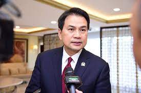 Umur 50 tahun) adalah seorang politisi indonesia. Azis Syamsuddin Wakil Ketua Dpr Ri Mendukung Sepenuhnya Kebijakan Pemerintah Menutup Penerbangan Indonesia China Garuda Sulawesi