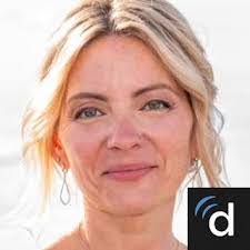 Paula Larson's Instagram, Twitter & Facebook