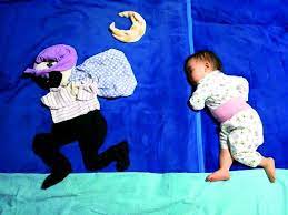 波動拳 をキメる赤ちゃん 寝相アート が大人気 赤ちゃん 赤ちゃんアート 新生児の写真