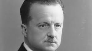 Political history fans are shocked by the uncanny resemblance between  Churchill cabinet minister Duff Cooper and his famous descendent