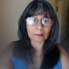 🪧La vecina de Recoleta de Cristina Fernandez de Kirchner desplegó una  nueva bandera en su balcón con la inscripción: “condenada”. 🗣️Ximena  Tezanos Pinto, se hizo viral por sus llamativos carteles a la