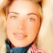 Amber Maguire's Instagram, Twitter & Facebook