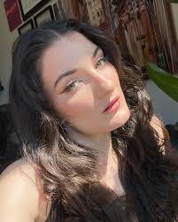 Emily Samuelson's Instagram, Twitter & Facebook