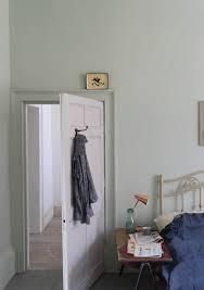Farrow & ball är en av englands absolut mest välkända producent av traditionella och historiska. New Farrow Ball Colours Apartment Apothecary