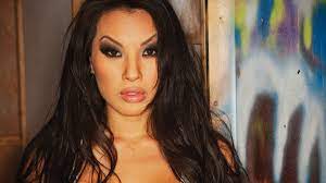 I was a horrible hooker: Schoolgirl outfits, wealthy execs and Hawaii --  Asa Akira remembers her two escort experiences | Salon.com