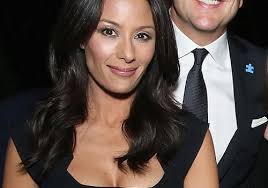 The latest tweets from @lizcho7 Nbc S Josh Elliott Is Married To Abc S Liz Cho See Their Wedding Day Photos