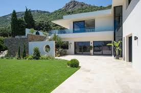 Ces Plus Belles Villas De France Vont Vous Faire Rever Elle Decoration Facade Villa Moderne Villa Contemporaine Facade Villa