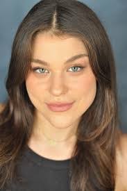 Amanda Nye's Instagram, Twitter & Facebook