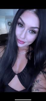 Hi everyone! My name is Shyenne and i'm looking for a roomate/s. My budget  is $1000, but willing to be flexible. Ideally, i'd love to be in PB or  North park but