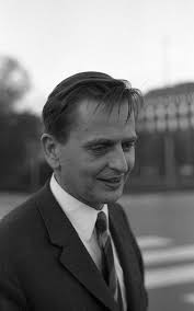 Police said that a taxi driver used his radio to raise the alarm. Olof Palme Celebrities Famous Faces Movie Magazine