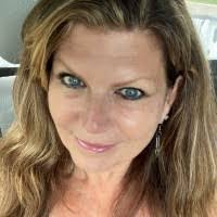 Caroline Clancy's Instagram, Twitter & Facebook