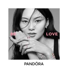 Formas orgánicas, dale un toque a tu estilo clásico. 😉 🌟 #PandoraJewellery