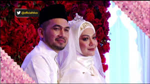 Lahir 21 julai 1988) ialah seorang pelakon, pengacara, penyanyi dan model wanita malaysia. Anis Al Idrus Sah Bergelar Isteri Youtube