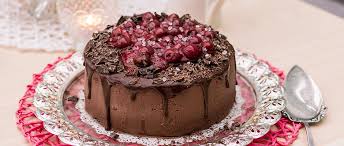 Warum machst du keinen wunderkuchen mit schoko?! Leckere Schokotorte Mit Kirschen Und Schokobiskuit Rezept Mit Bild