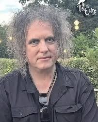 What are favorite songs or albums featuring Robert Smith's work?