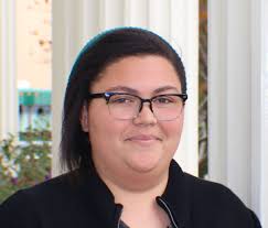 Emily Adsit's Instagram, Twitter & Facebook